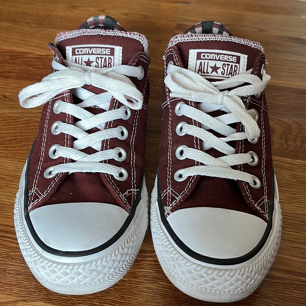 Converse - low top size 8